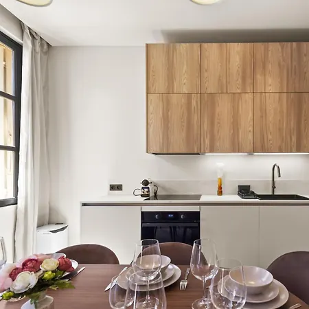 Apartment Elegant Et Spacieux 4 Pieces, Pres De Monaco - Hi
