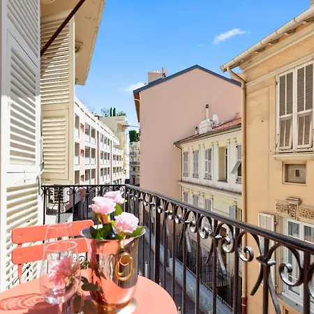 Apartment Elegant Et Spacieux 4 Pieces, Pres De Monaco - Hi